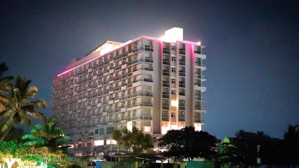 Ocean Breeze Sea Haven Luxury Apartment Negombo