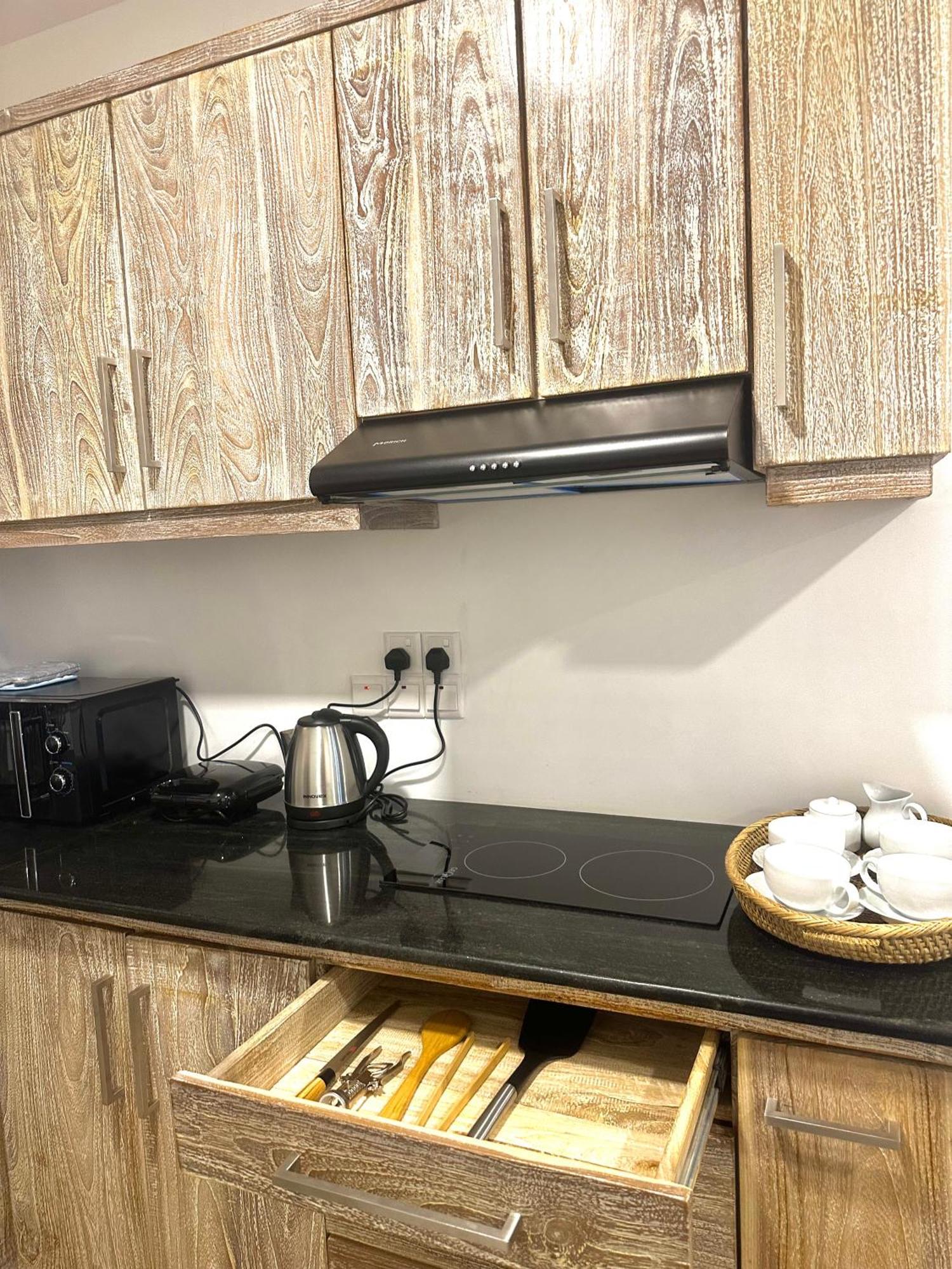 Ocean Breeze Sea Haven Luxury Apartment